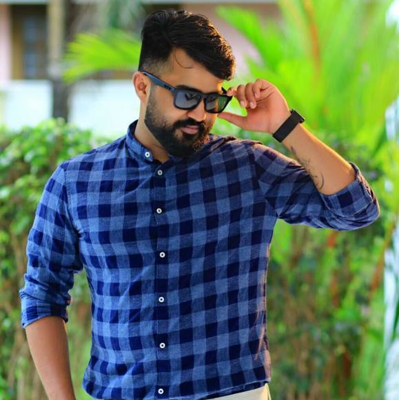 Meet your Posher, George - Picture 1 of 1